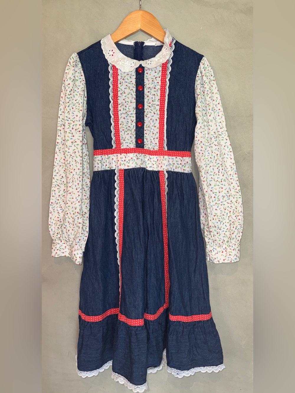 Vintage The Beaux Age floral blue denim prairie dress size 6-7 70’s or 80’s